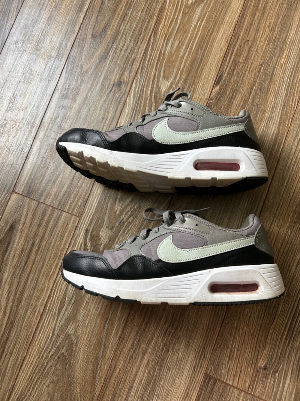 Nike Women’s Gray, Black and Pink Air max - Picture 2 of 5